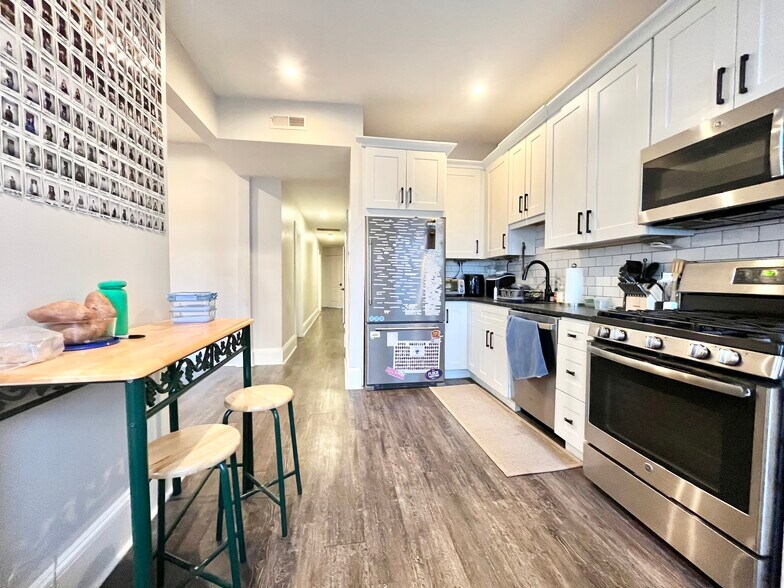 Building Photo - 1520 Tremont St