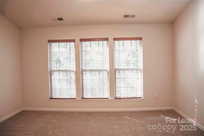 Building Photo - 15558 Canmore Street