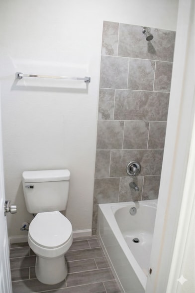 Building Photo - 7952 Blue St