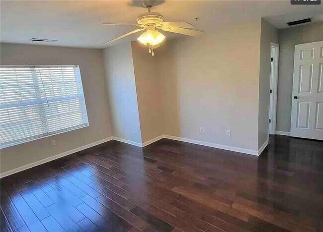 Building Photo - 255 Azalea Cir