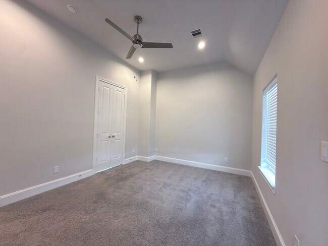 Building Photo - 815 Bringhurst St