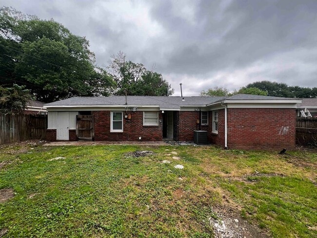 Building Photo - 4801 Given Ave