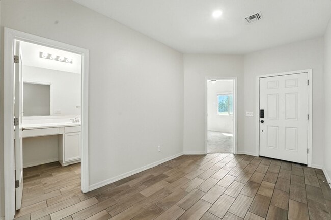 Building Photo - Stunning new build in Glendale, AZ!