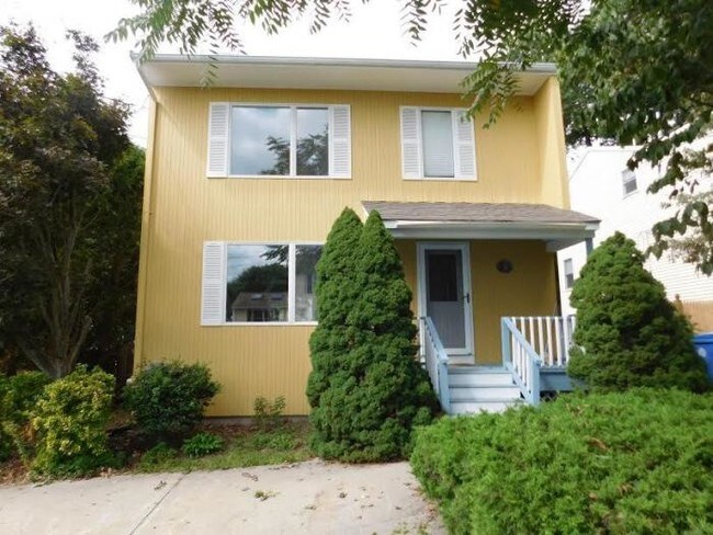 Primary Photo - 3 bedroom in Cumberland RI 02864