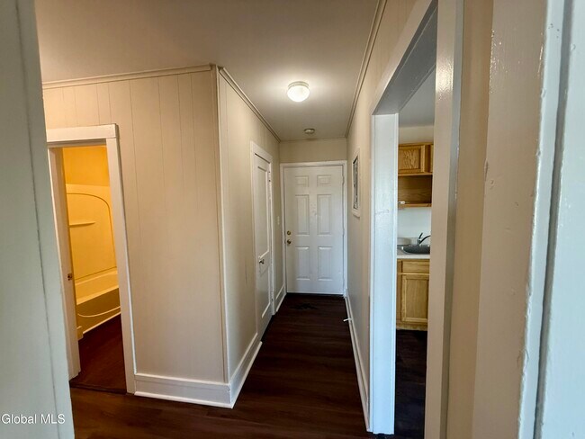 Building Photo - 751 Hudson Ave