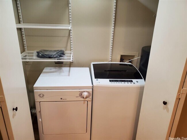 Building Photo - 1201 N Pierce St