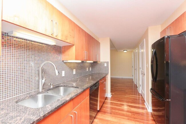 Building Photo - Tanner's Landing