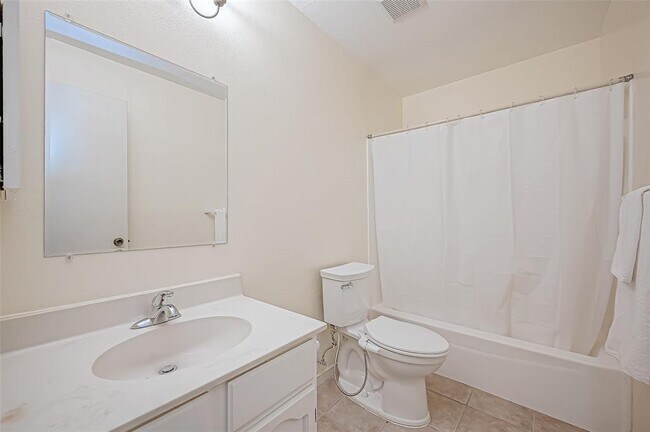 Building Photo - 2379 Briarwest Blvd
