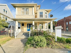 Building Photo - 277 Maplewood Ave