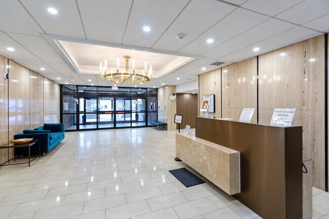 Building Photo - Amazing Opportunity to Rent this well Main...