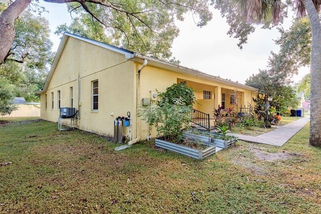 Building Photo - 406 S Bayview Blvd