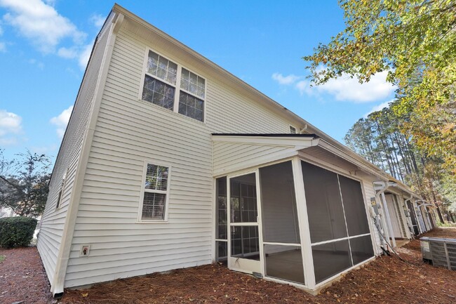 Building Photo - "Charming 3-Bedroom in Bluffton with 2.5 B...