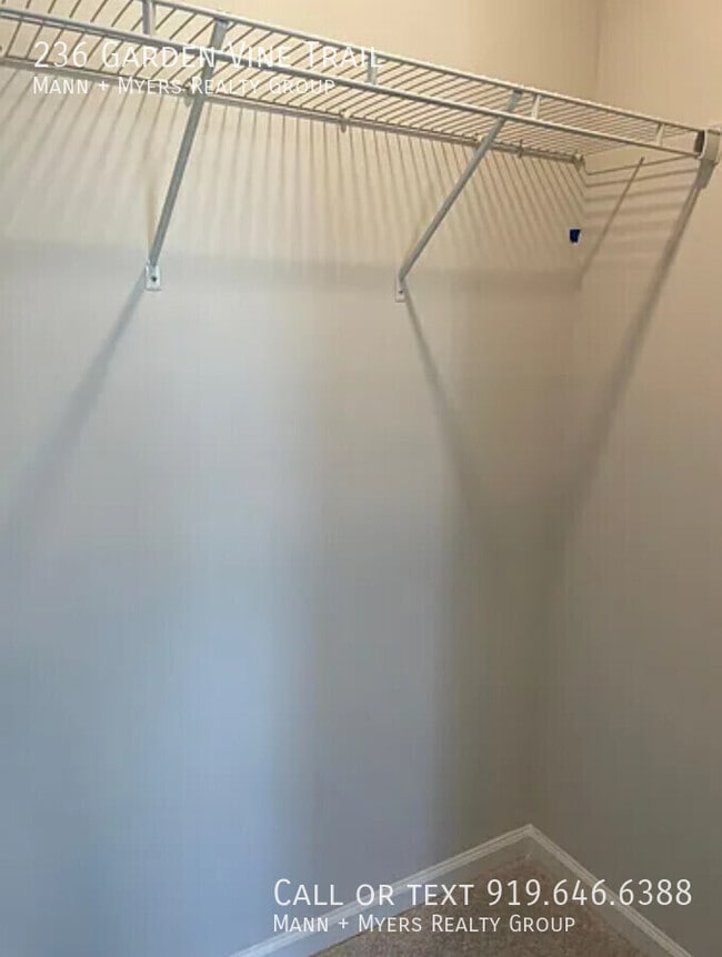 Building Photo - 236 Garden Vine Trl