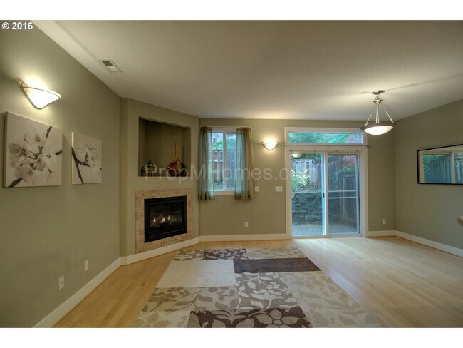 Building Photo - 9325 SW Jasper Dr