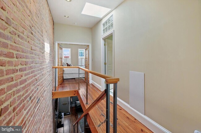 Building Photo - 1528 Covington St