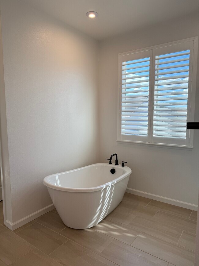 Building Photo - 1580 Blue Moon Ln