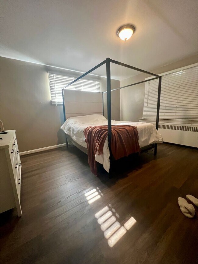 Building Photo - Stunning 3-Bed Twin Home in Lansdowne! Available May 1st!