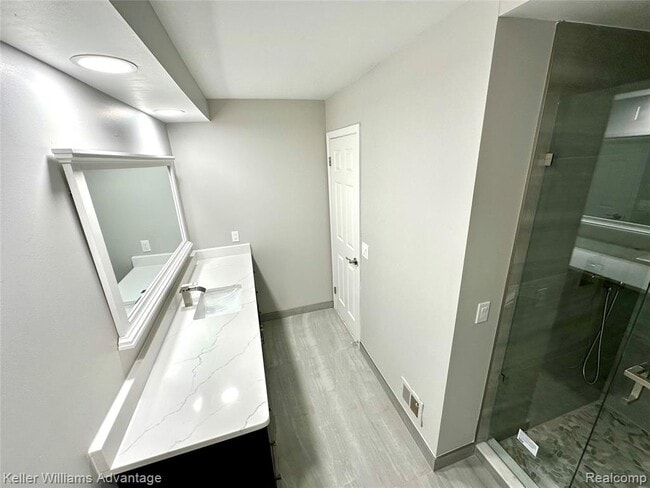 Building Photo - 31404 Hunters Cir Dr