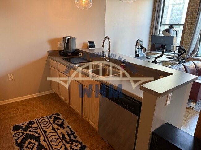 Building Photo - 141 N Water St