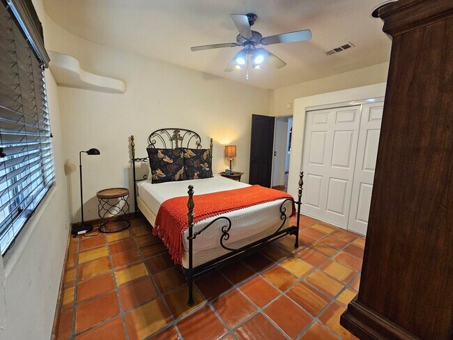 Building Photo - 52225 Avenida Obregon