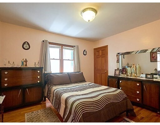 Building Photo - 71 Oak St