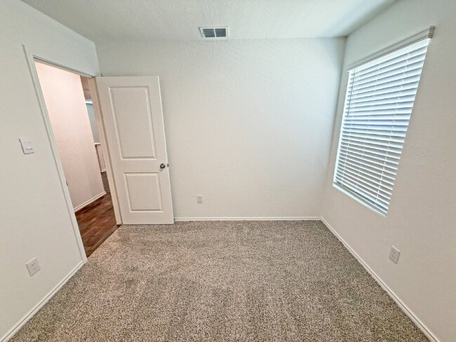 Building Photo - 5017 Pitch