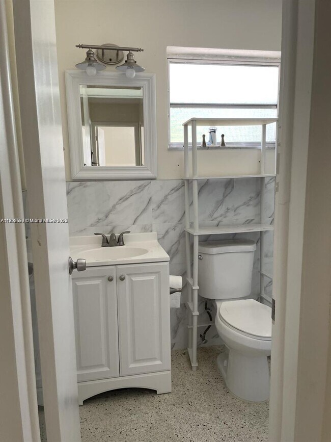 Building Photo - 38 Silver Springs Dr