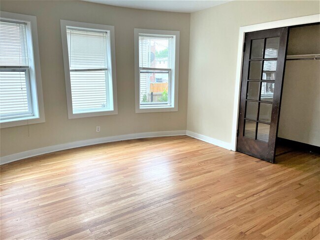 Building Photo - 4604 N Kildare Ave