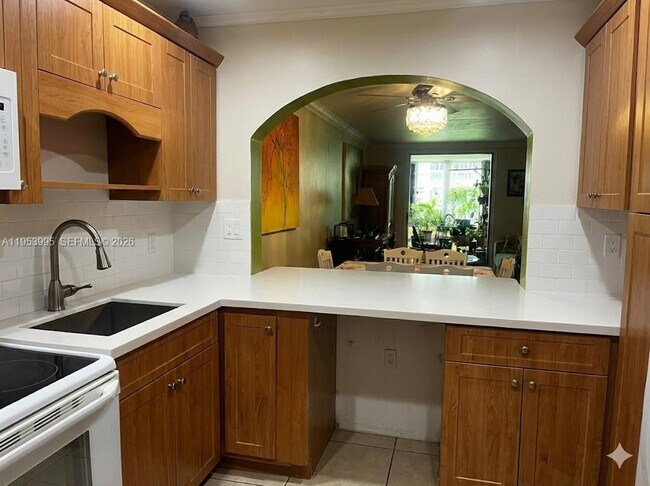 Building Photo - 5985 Del Lago Cir