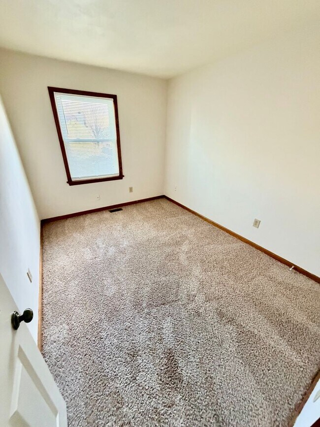 Building Photo - KEMPSVILLE LAKE