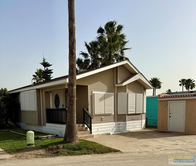 Building Photo - 518 W Clam Cir