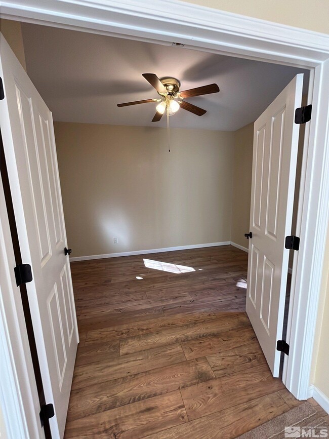 Building Photo - 4875 Crestside Dr