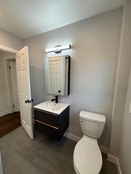 Building Photo - 3000 Parker Ave