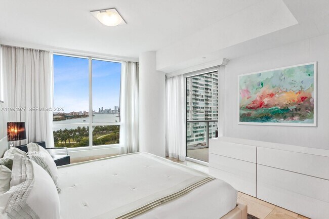 Building Photo - 100 South Pointe Dr