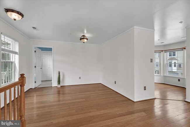 Building Photo - 5606 Riverfront Dr