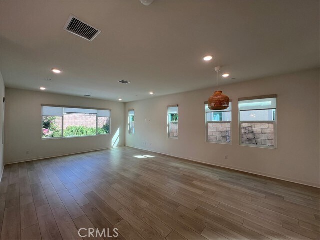 Building Photo - 2657 E Clara Ln
