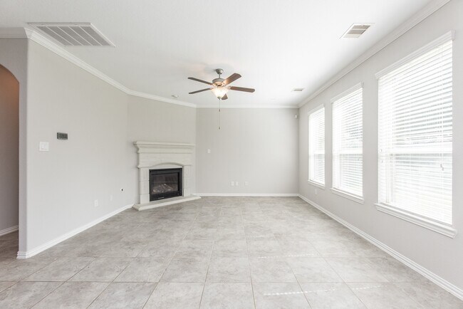 Building Photo - 18119 Tall Chestnut St