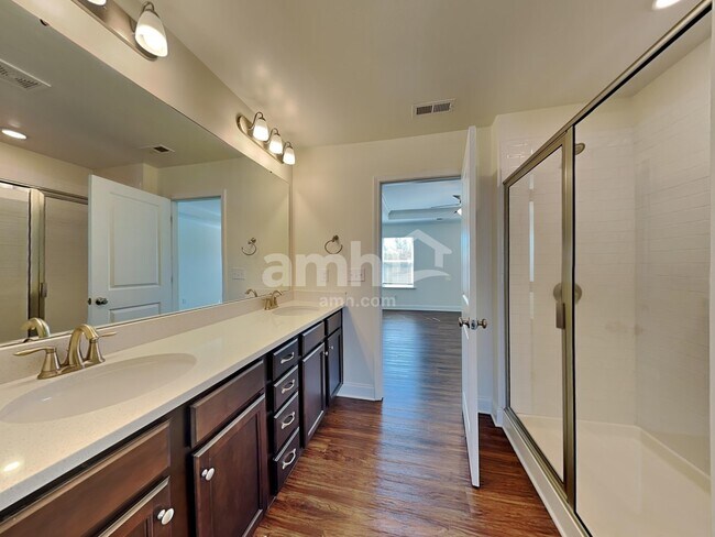 Building Photo - 120 Cairo Ct