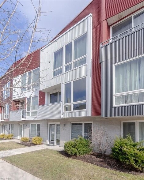 Building Photo - 1263 W 74th St.