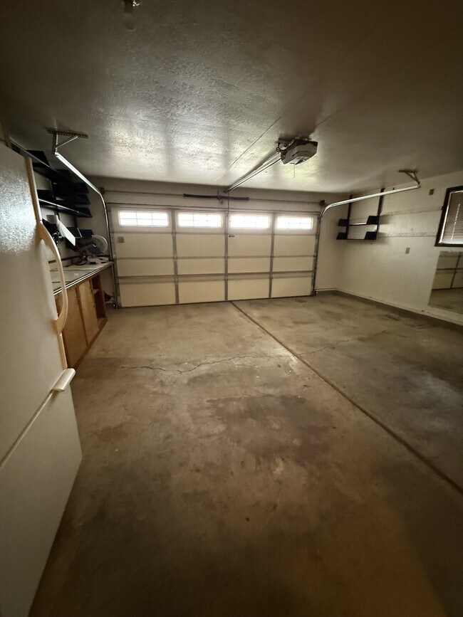 Building Photo - 2664 Samoan Wy