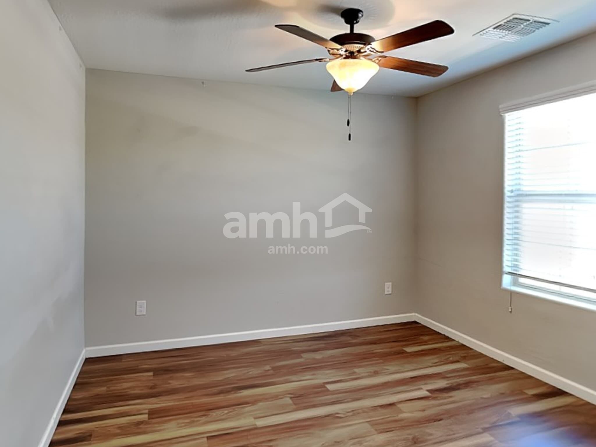 Building Photo - 20727 W Maiden Ln