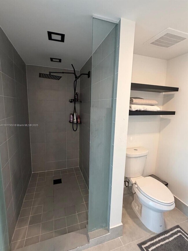 Building Photo - 92 SW 3rd St