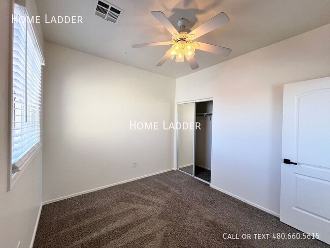 Building Photo - 1318 S Owl Dr