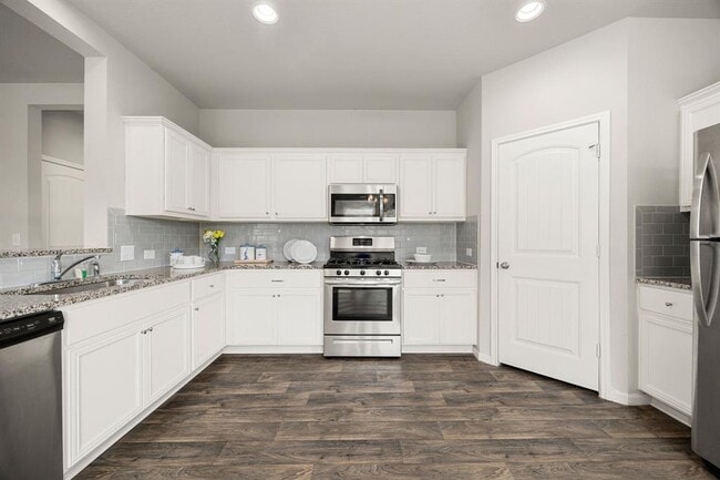 Building Photo - 13925 Heywood Dr