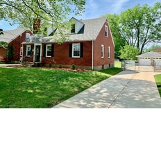 Building Photo - 3006 Bobolink Rd