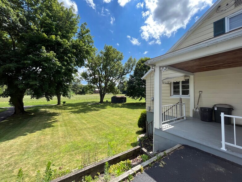 Building Photo - 916 High St