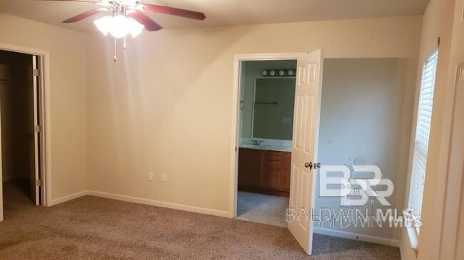 Building Photo - 3823 Chesterfield Ln