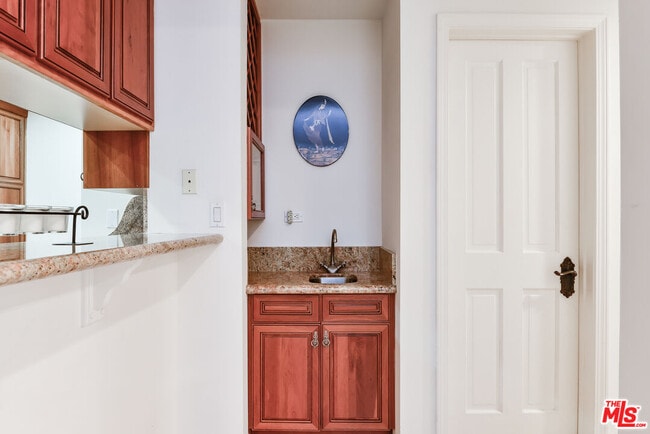 Building Photo - 11755 Montana Ave