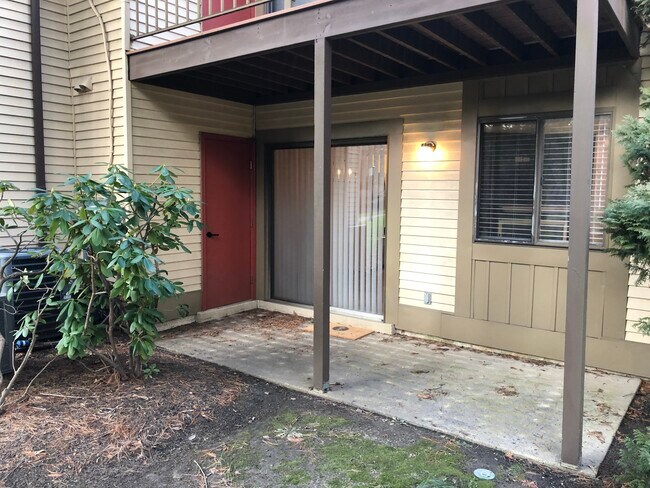 Patio - 605A Cypress Point Cir