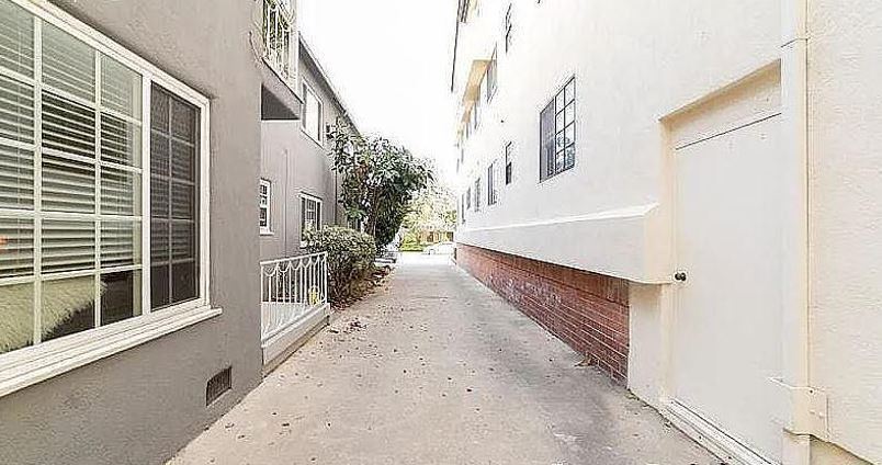 Building Photo - 10605 Ashton Ave